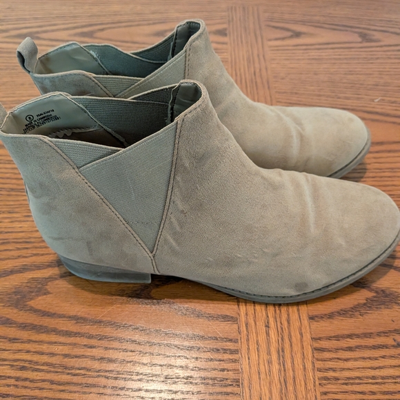 George Women's Beige Ankle Booties - Picture 5 of 7